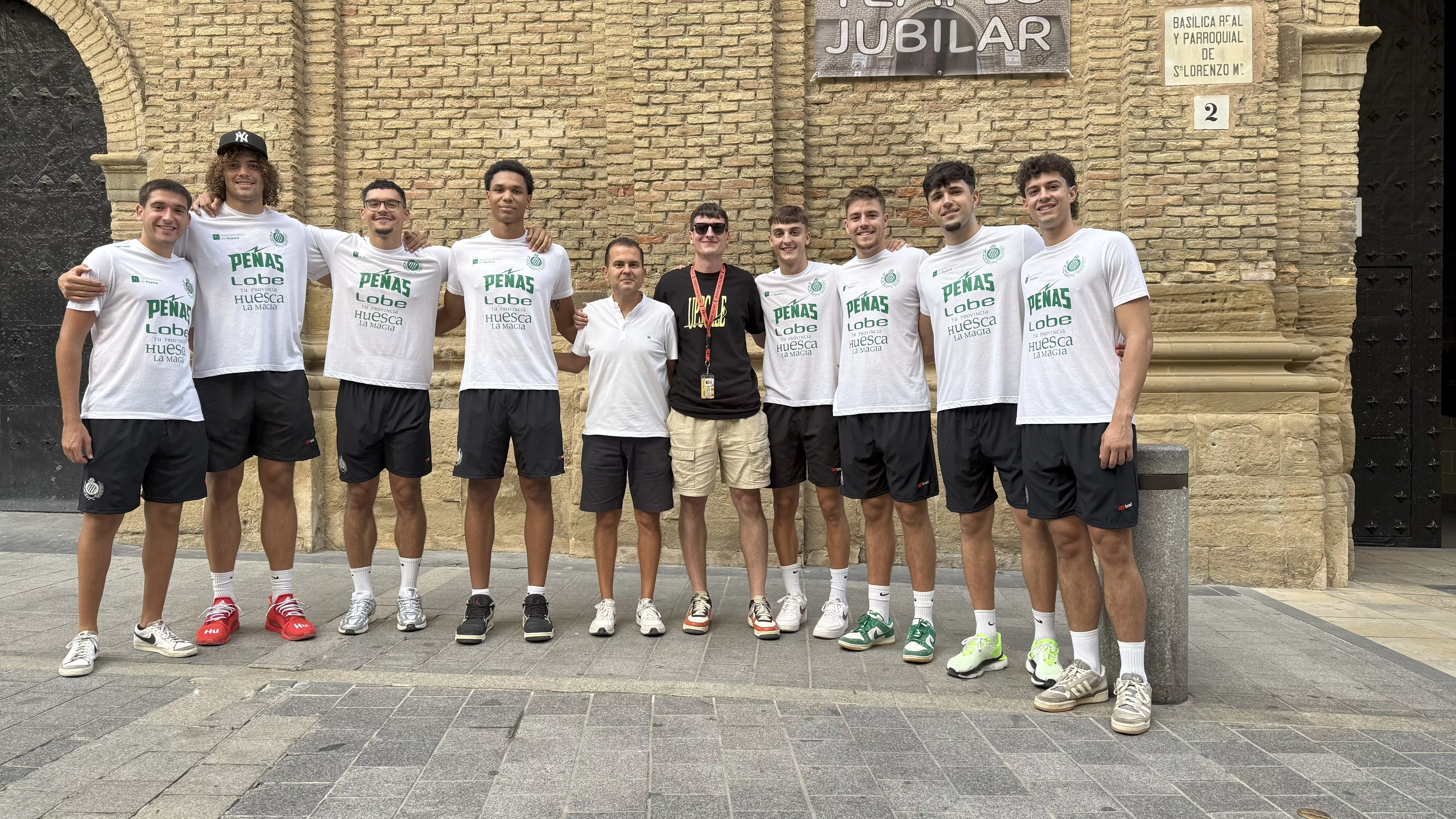 Delante de la Basílica de San Lorenzo