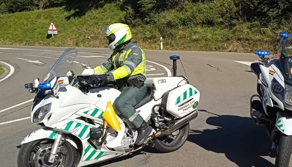 La Guardia Civil investiga la muerte de una mujer que cayó de una furgoneta en la A-132 en Esquedas.