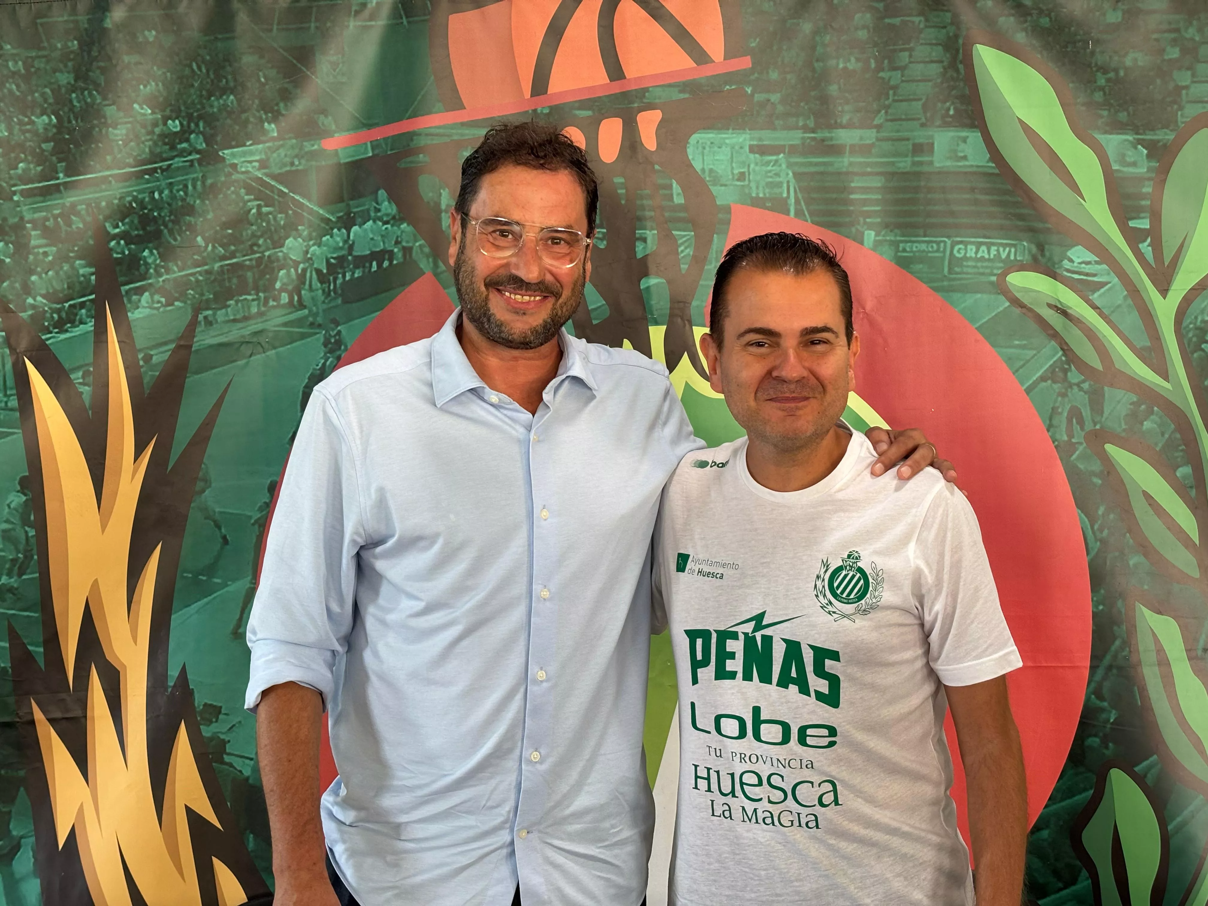 Fernando Lascorz y Rafa Sanz, presidente y entrenador del Club Baloncesto Peñas Lobe Huesca la Magia
