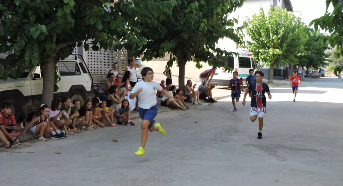 Carrera de niños de 9 y 11 años