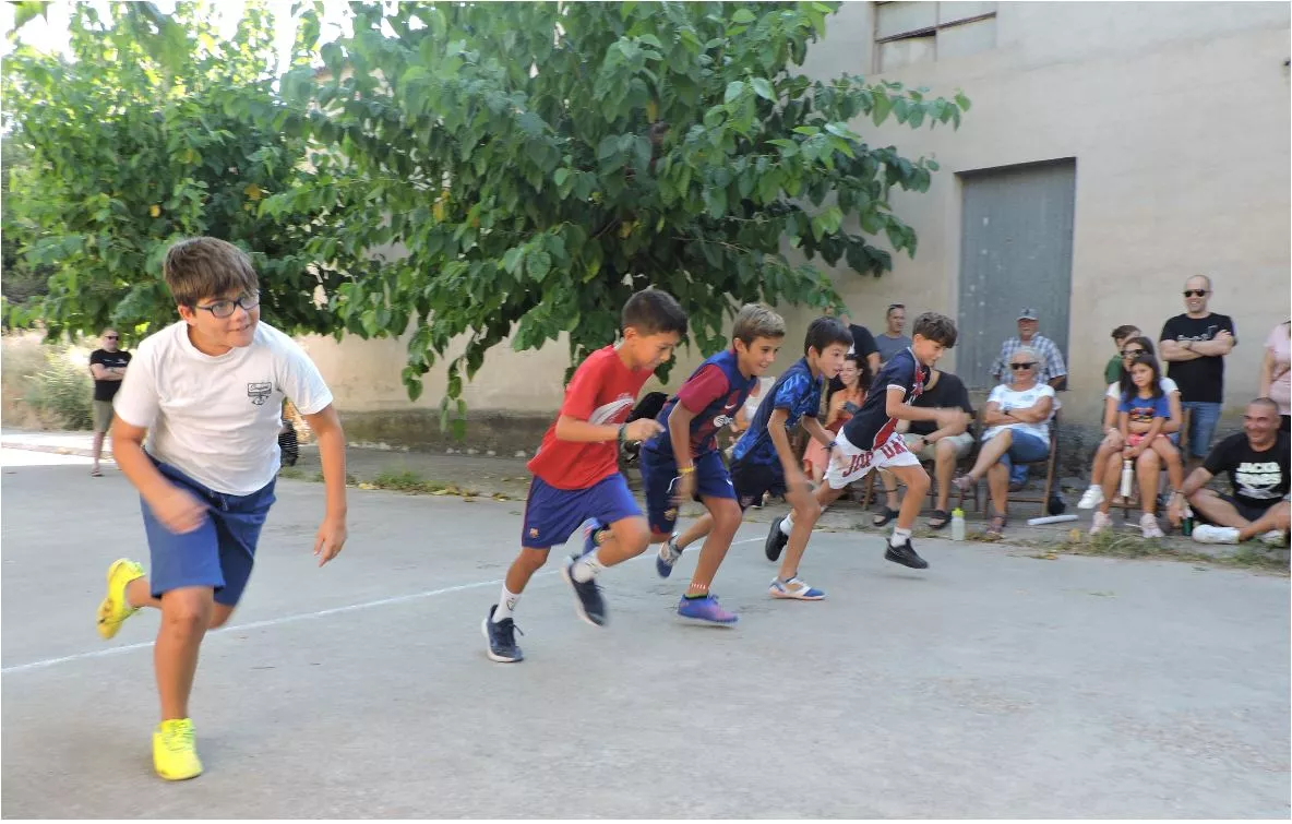 Carrera de niños de 9 y 11 años