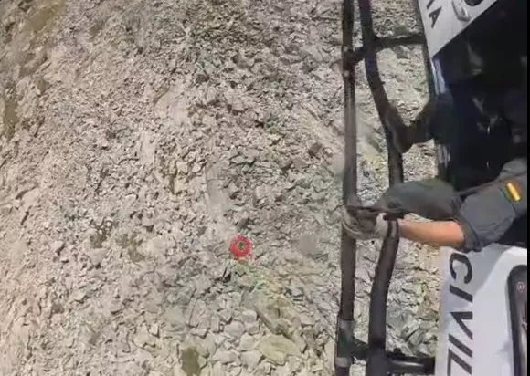 La Guardia Civil ha recibido el aviso y ha hallado el cadáver del montañero de Manresa de 53 años La Guardia Civil ha recibido el aviso y ha hallado el cadáver del montañero de Manresa de 53 años