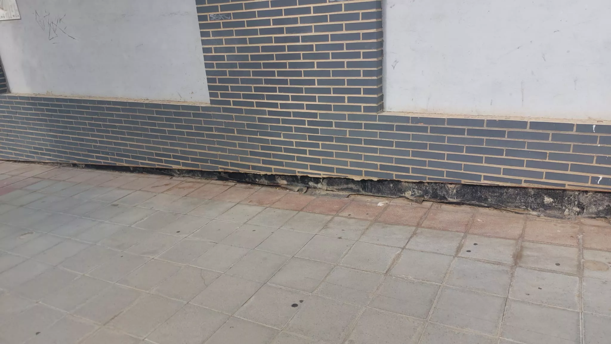 Deficiencias en el Edificio Laurentis de Huesca