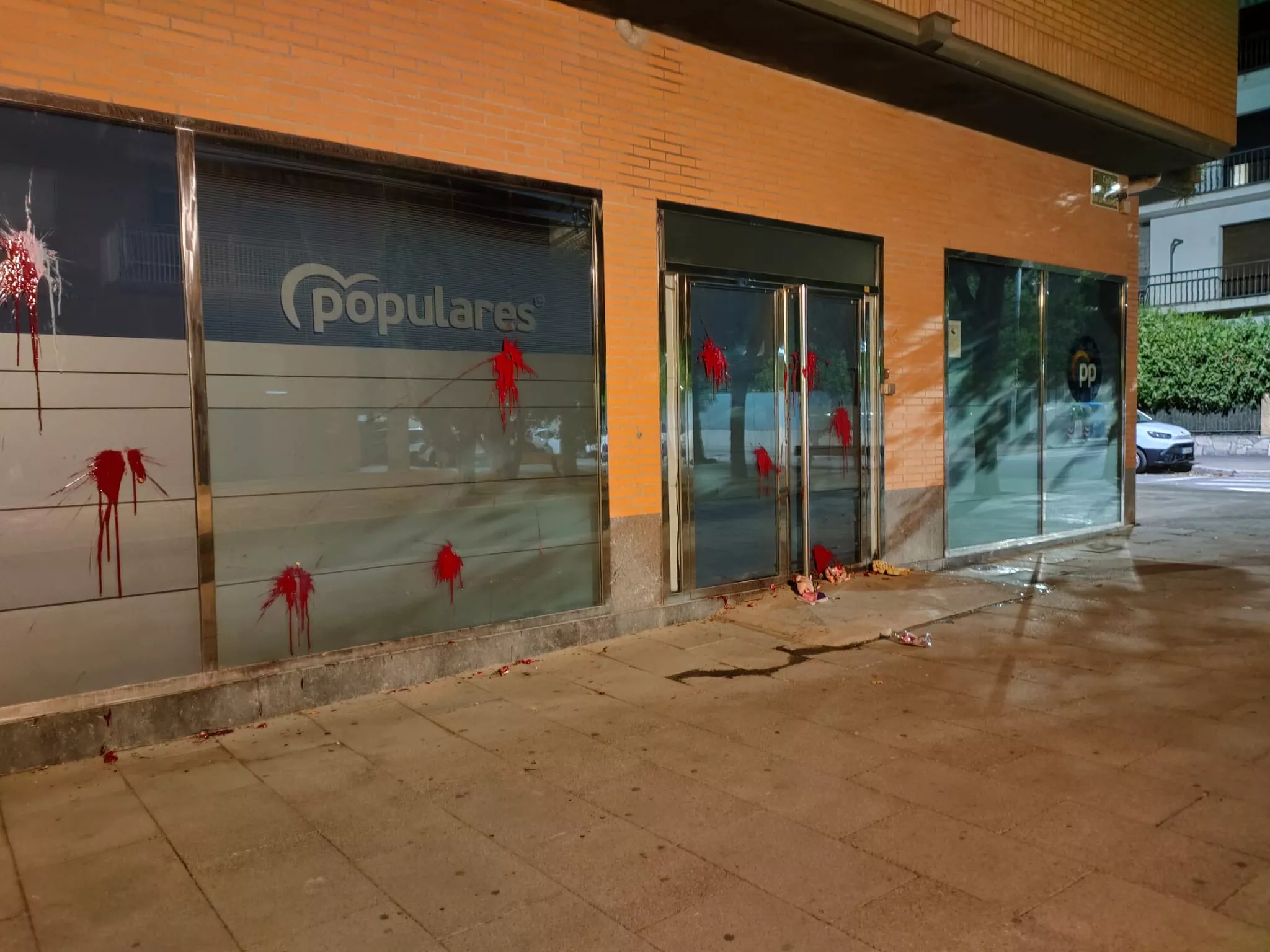 Sede del PP atacada esta pasada noche. Oliván ha condenado el ataque.