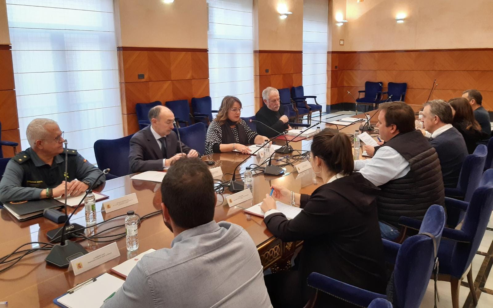 Imagen de la reunión en la que han participado Rosa Serrano y José María Alcubierre