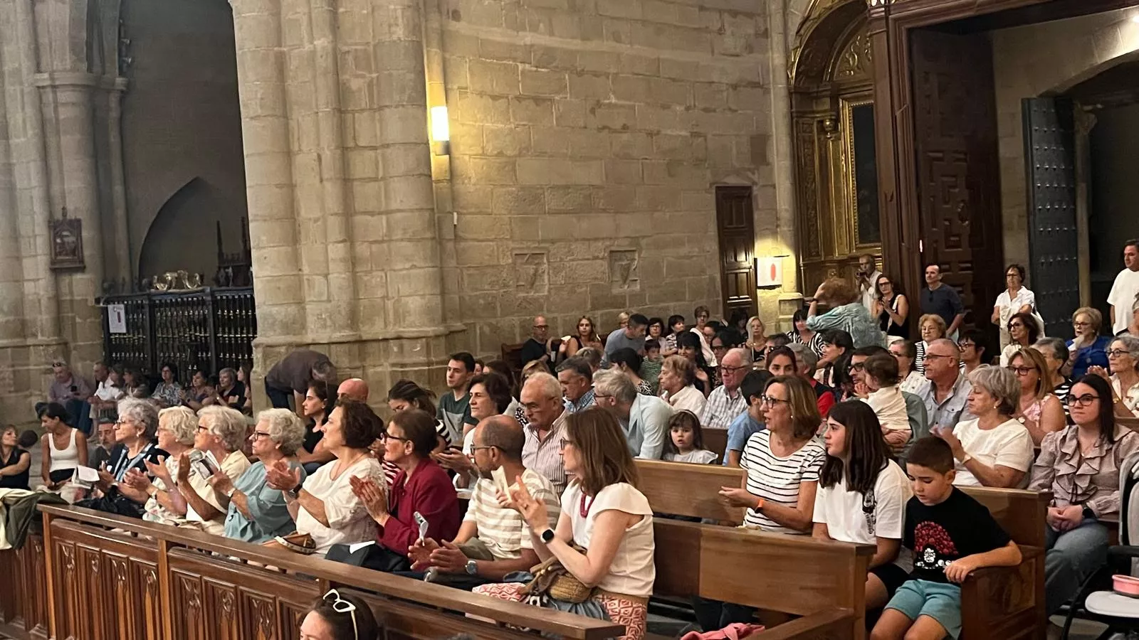 Concierto de góspel de Cor de Cors en la Catedral de Huesca. Foto Mercedes Manterola