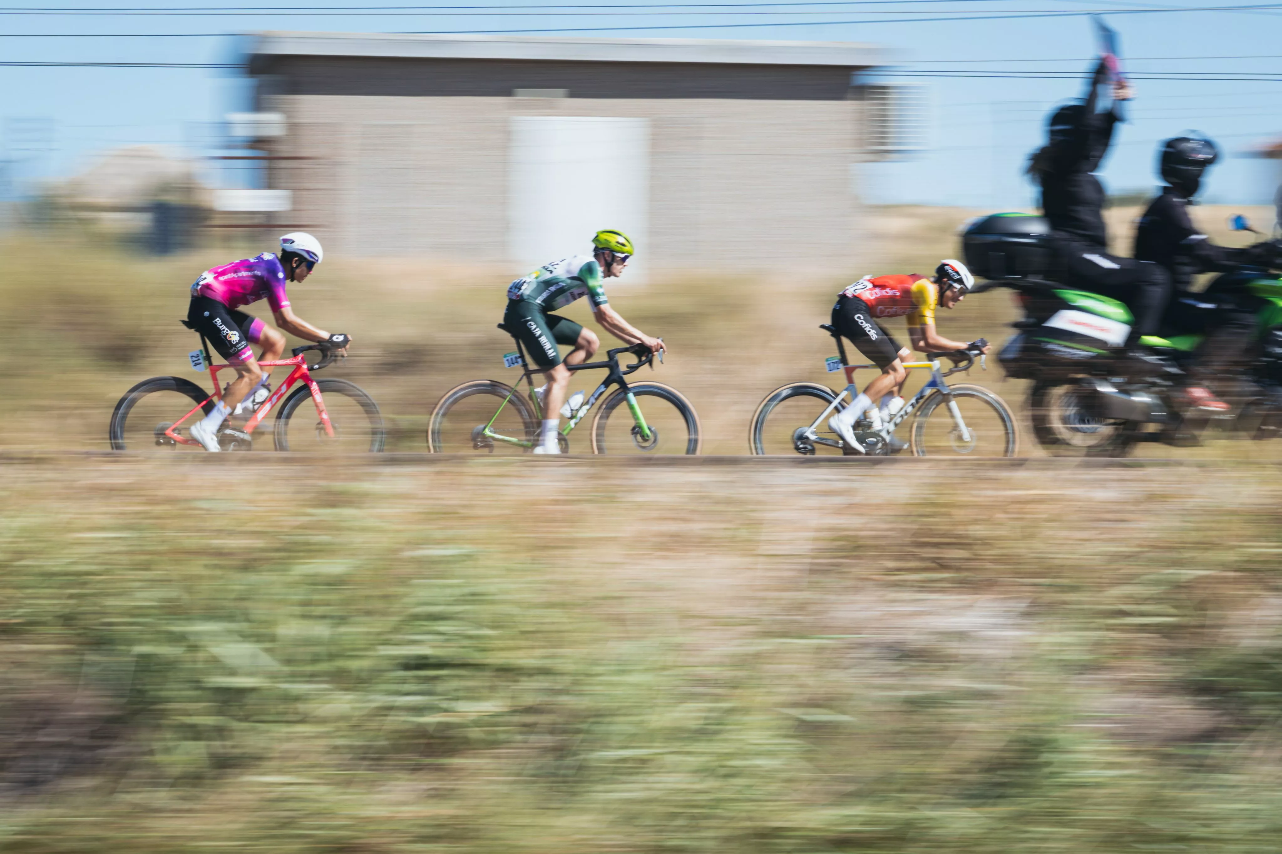 Sergio Samitier lidera a los tres fugados en esta octava etapa. Foto Team Cofidis