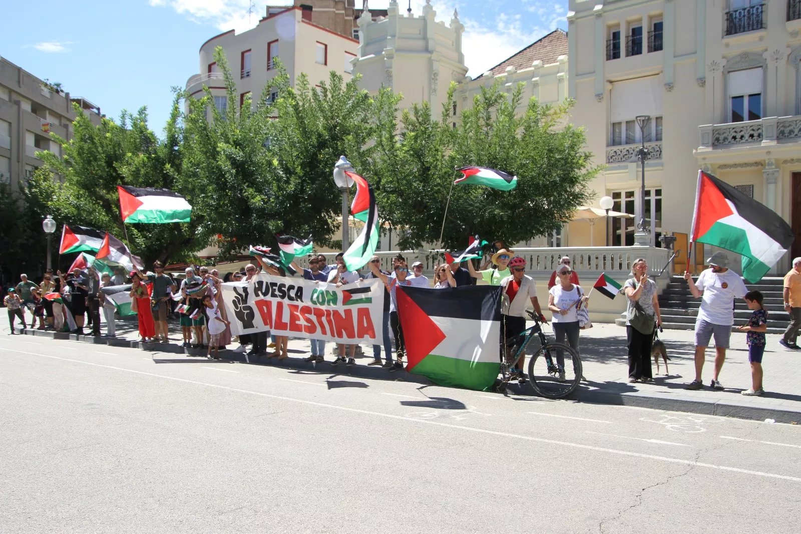 Paso por Huesca de la Vuelta Ciclista a España. Foto Carlos Neofato