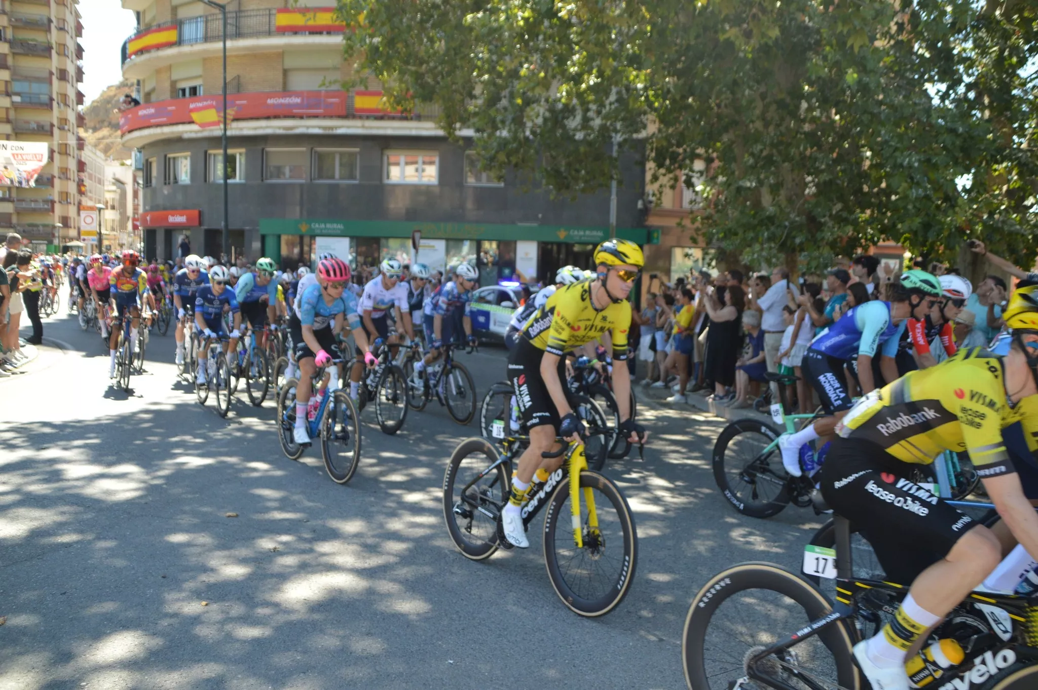 Salida de la Vuelta a España desde el Monzón Templario