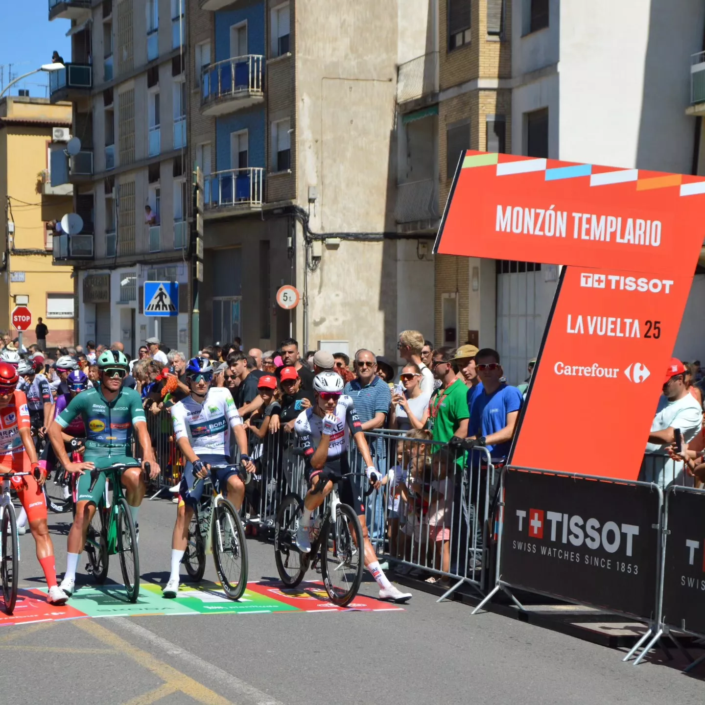 Salida de la Vuelta a España desde el Monzón Templario