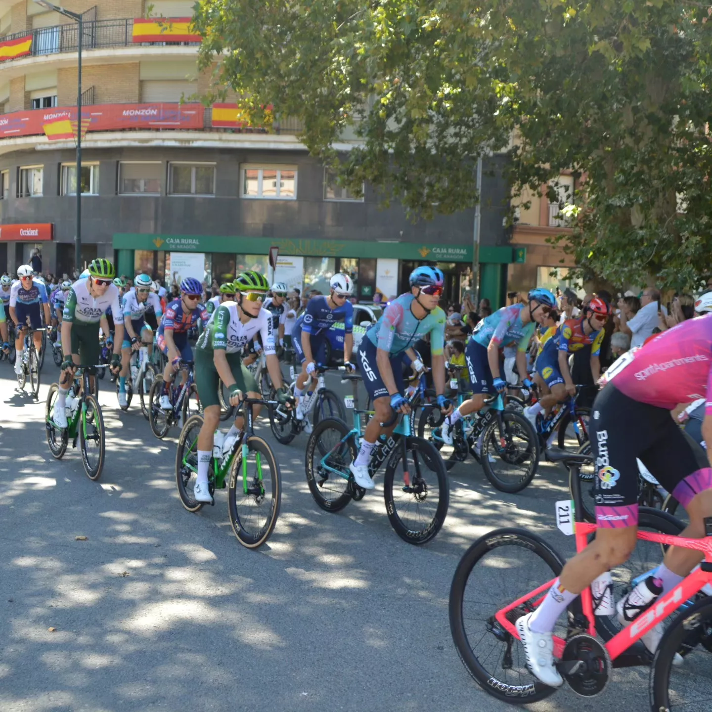 Salida de la Vuelta a España desde el Monzón Templario