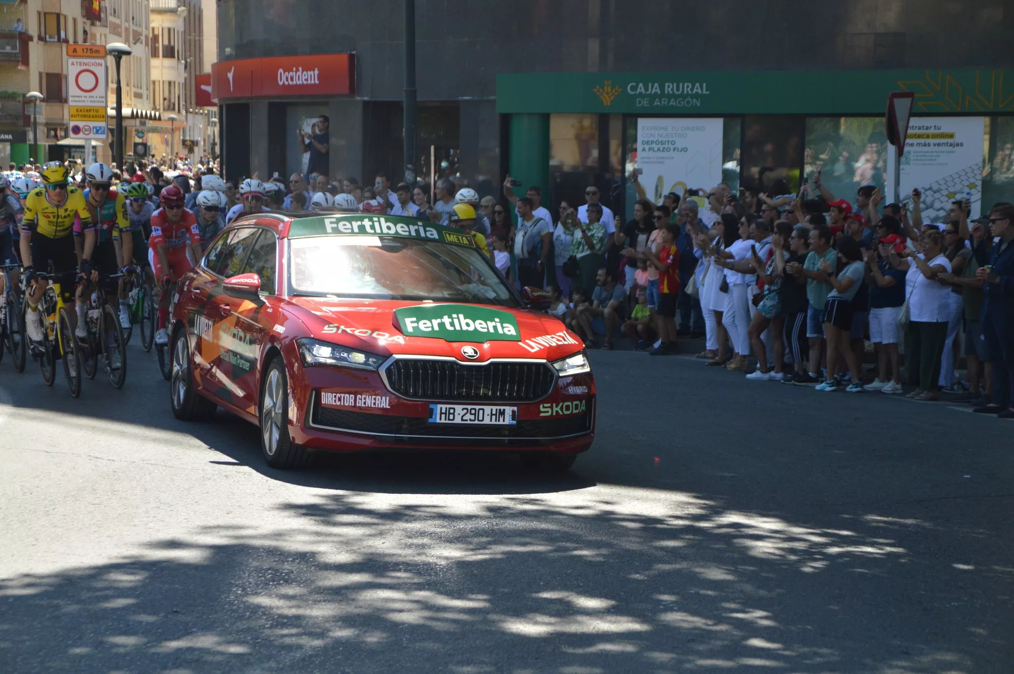 Salida de la Vuelta a España desde el Monzón Templario