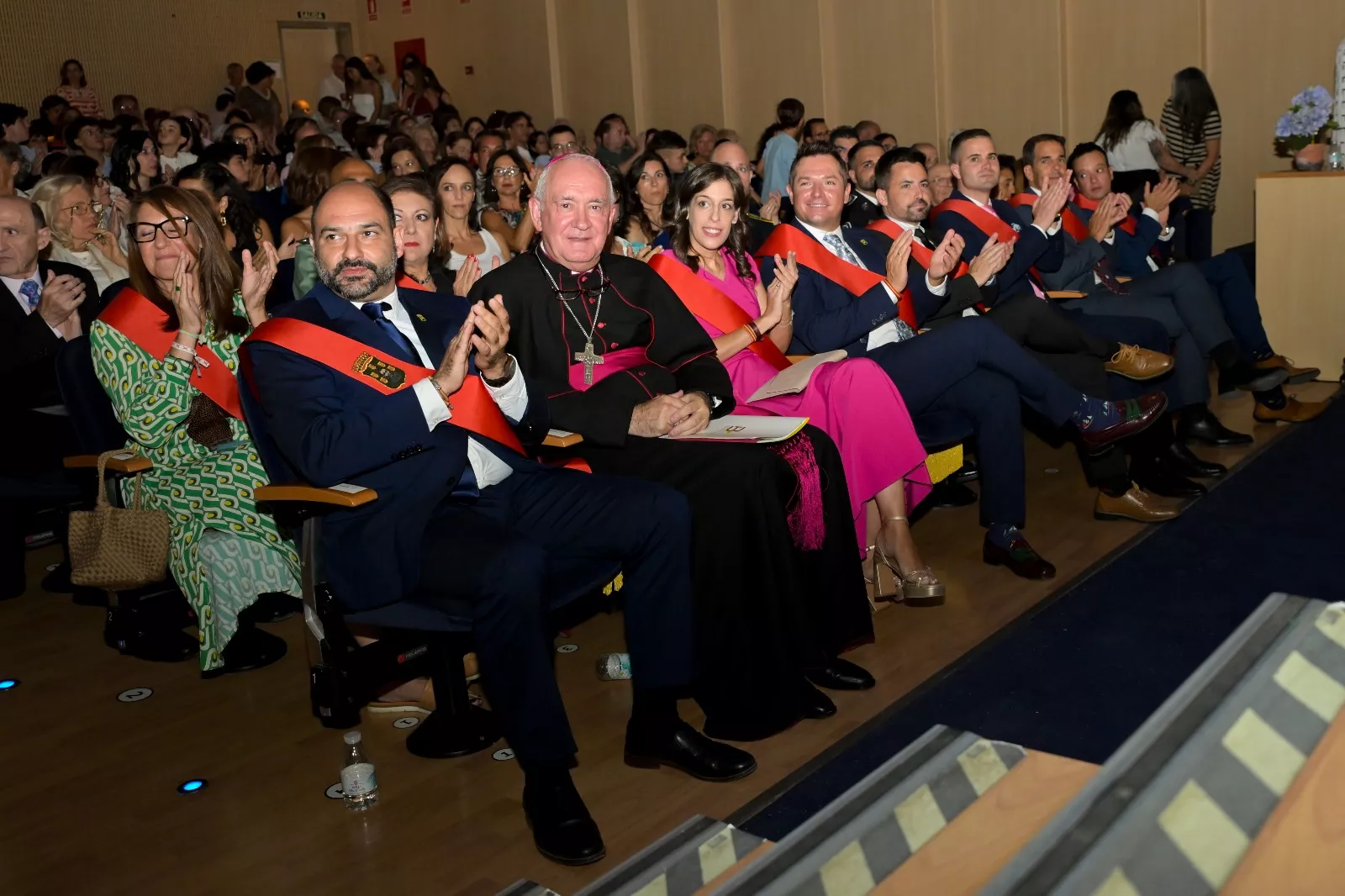Presentación de Damas y el pregón de monseñor Ángel Pérez en Barbastro. Fotos Eva Zamora y David Gatta
