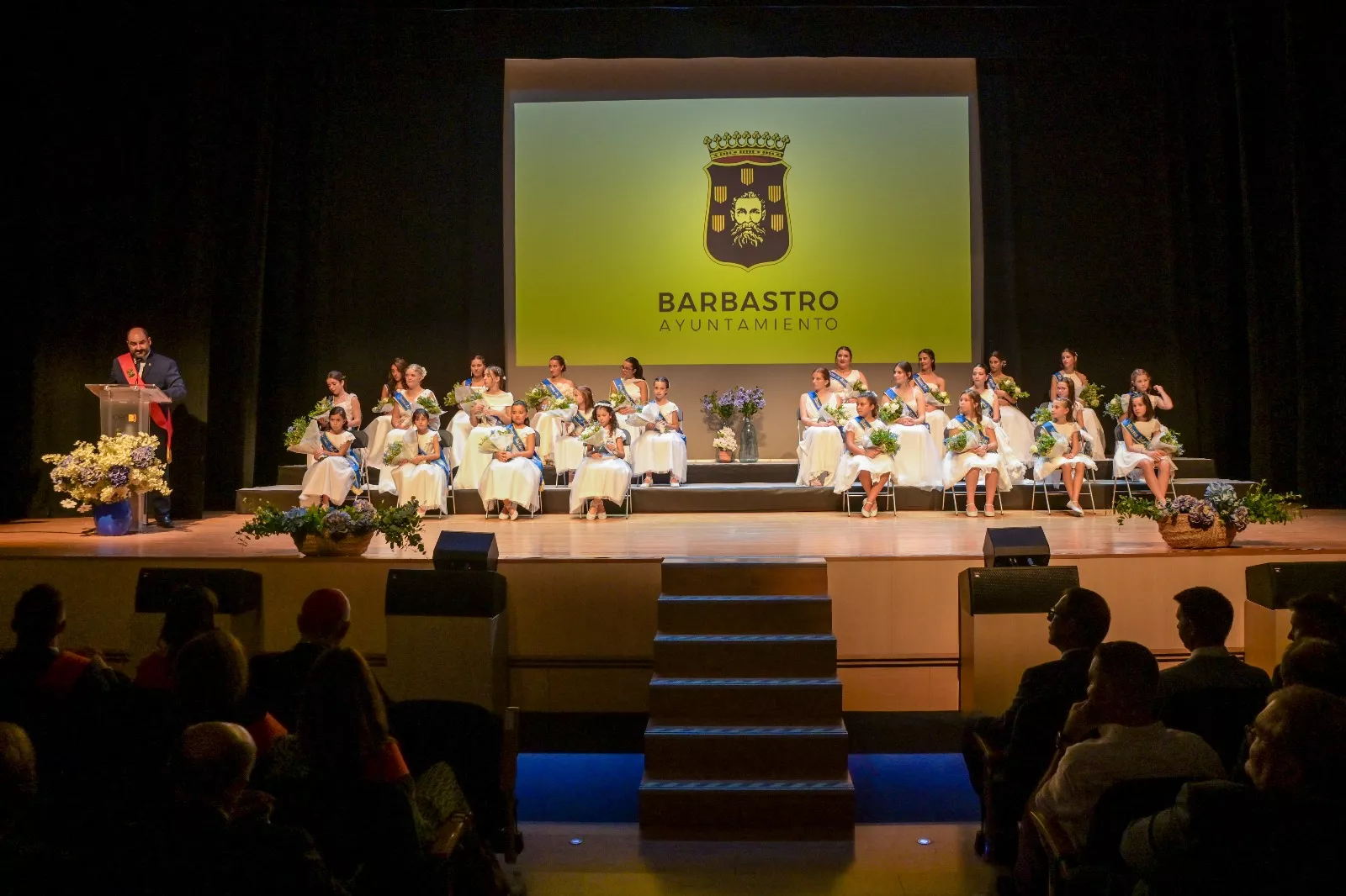 Presentación de Damas y el pregón de monseñor Ángel Pérez en Barbastro. Fotos Eva Zamora y David Gatta