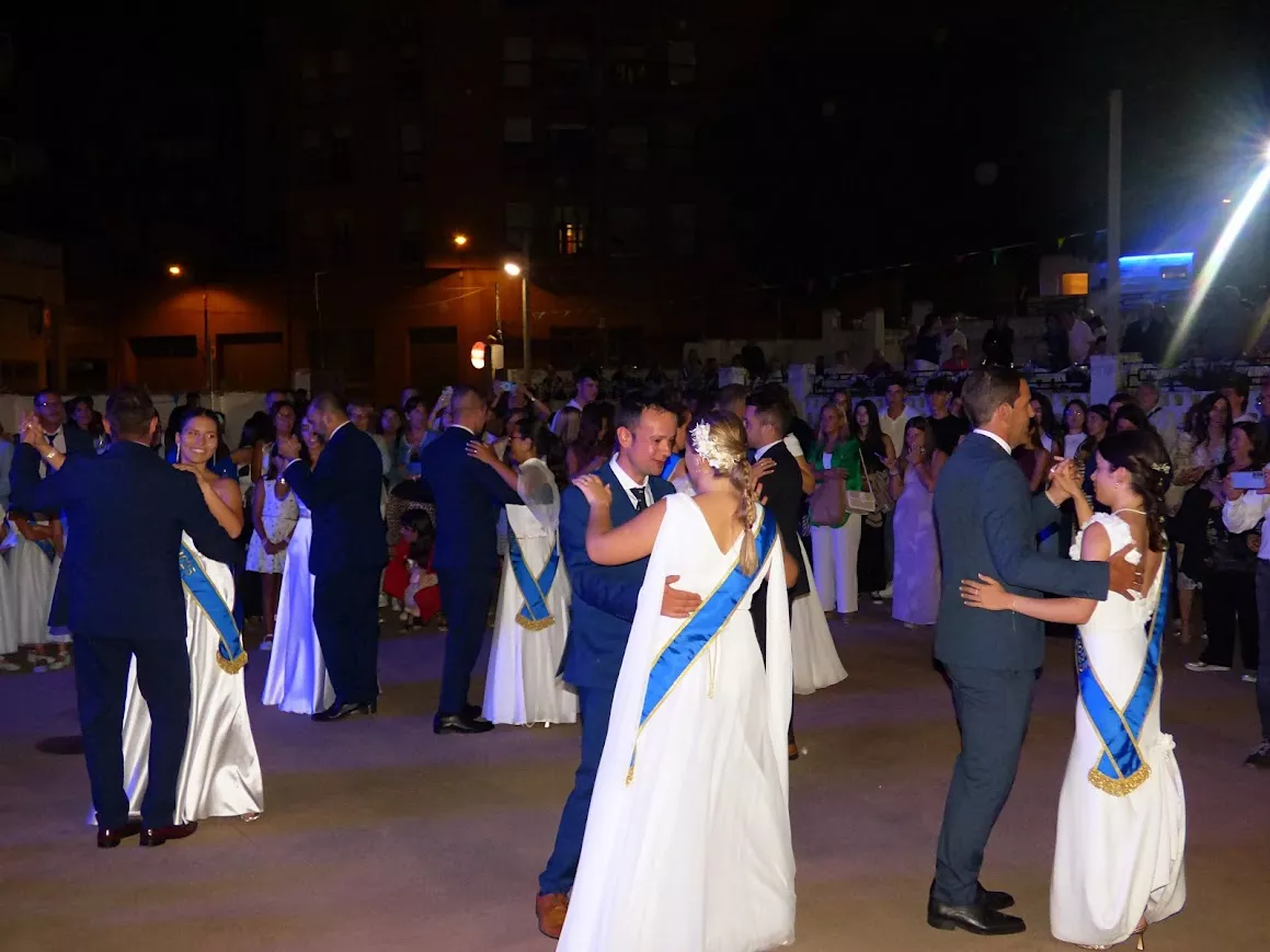 Verbena de las Damas en Barbastro. Foto Manuel Salanova