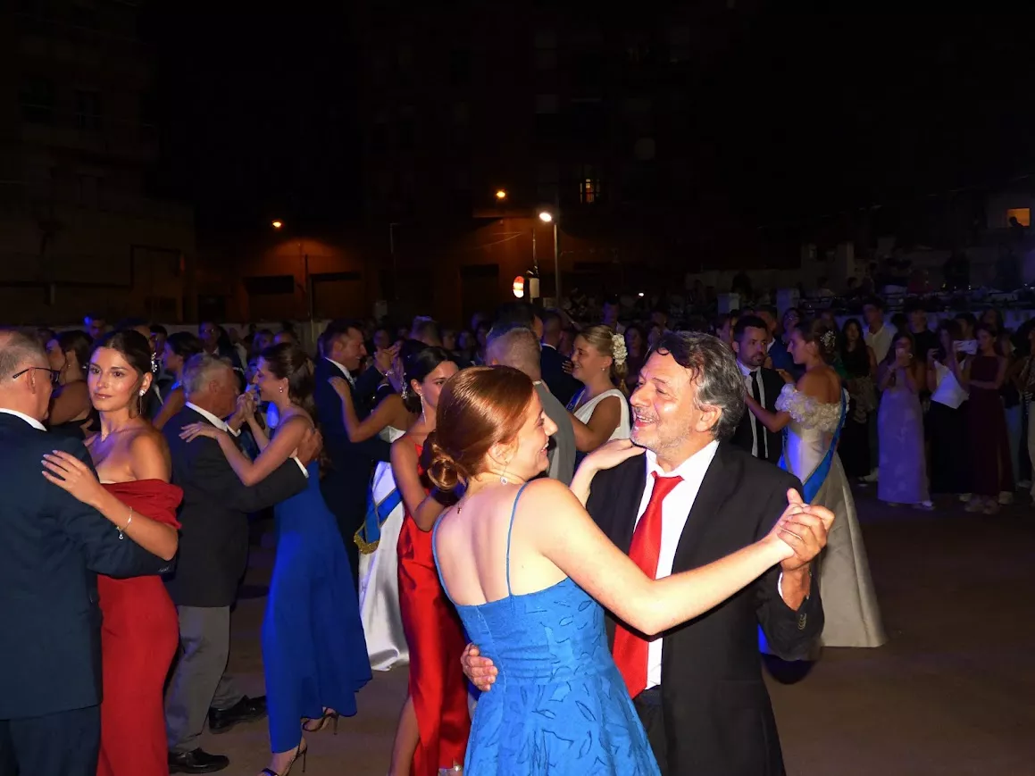 Verbena de las Damas en Barbastro. Foto Manuel Salanova
