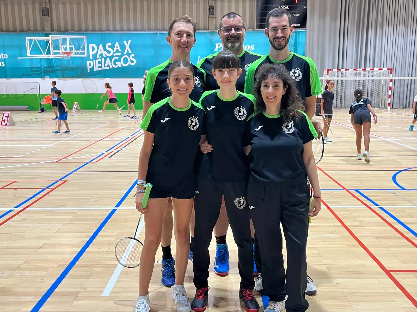 Jugadores del VV Osca en Liencres.