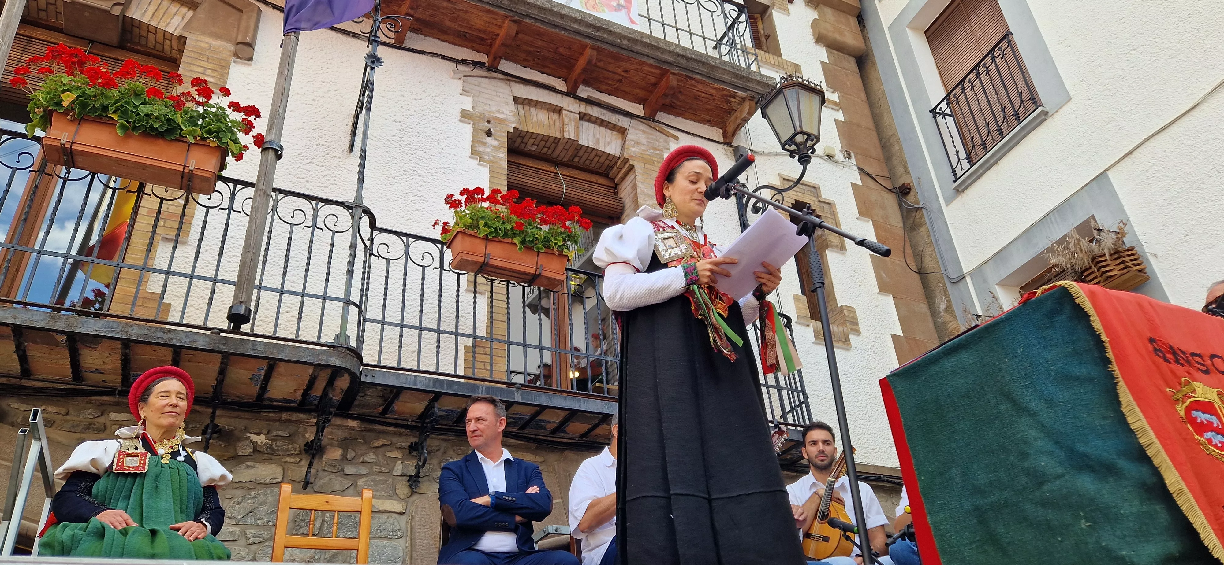 Día del traje típico ansotano. Foto Myriam Martínez 