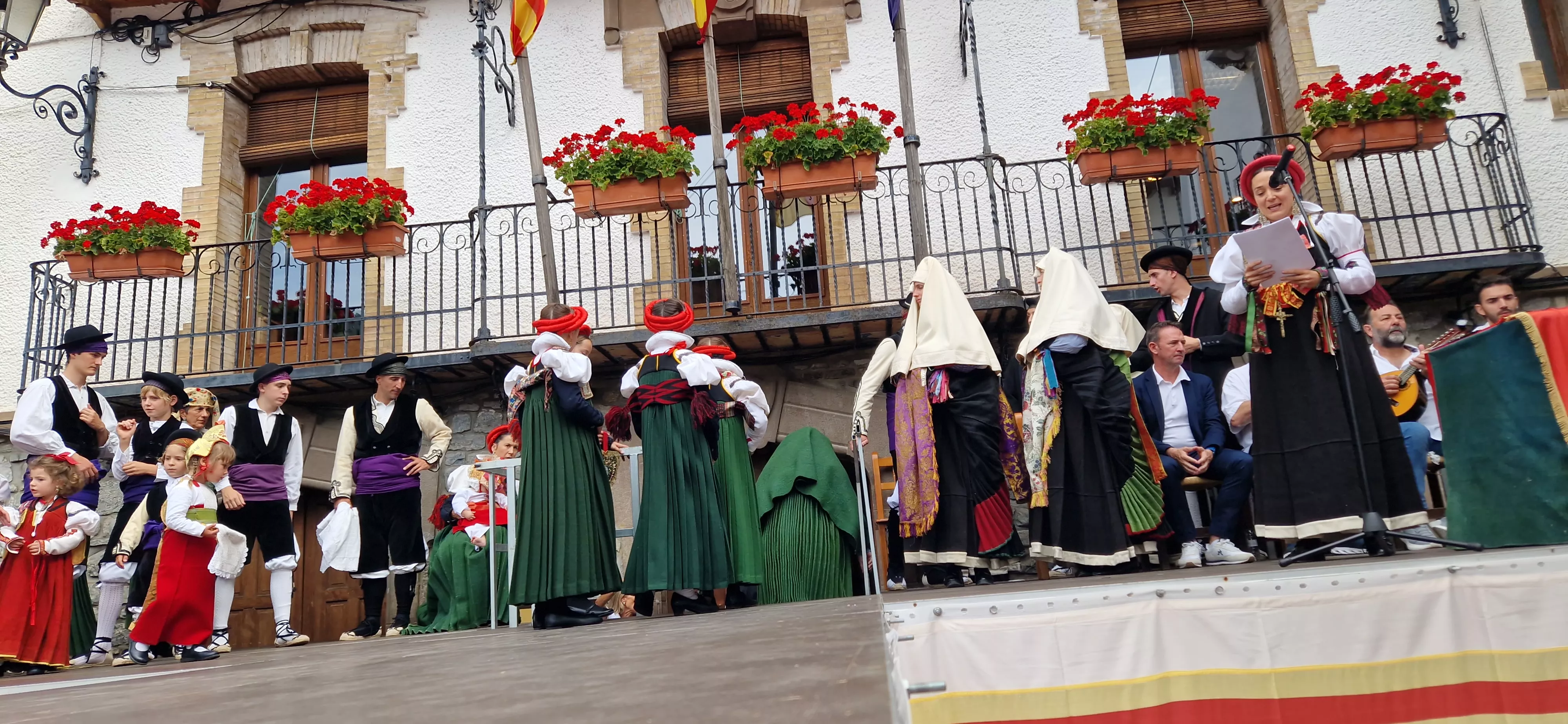 Día del traje típico ansotano. Foto Myriam Martínez 