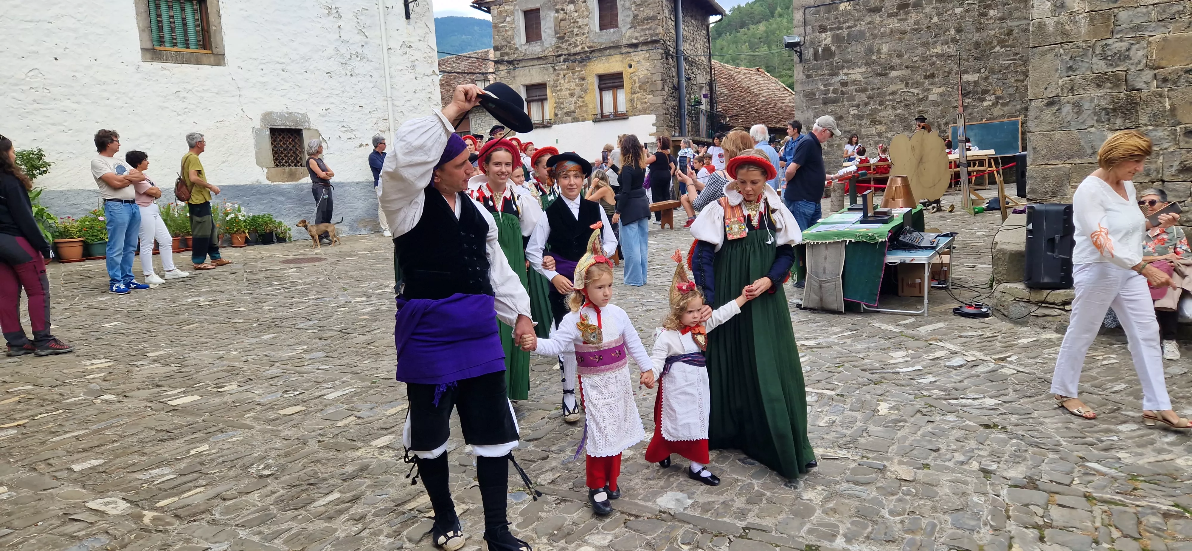 Día del traje típico ansotano. Foto Myriam Martínez 
