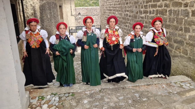 Día del traje típico ansotano. Foto Myriam Martínez Día del traje típico ansotano. Foto Myriam Martínez