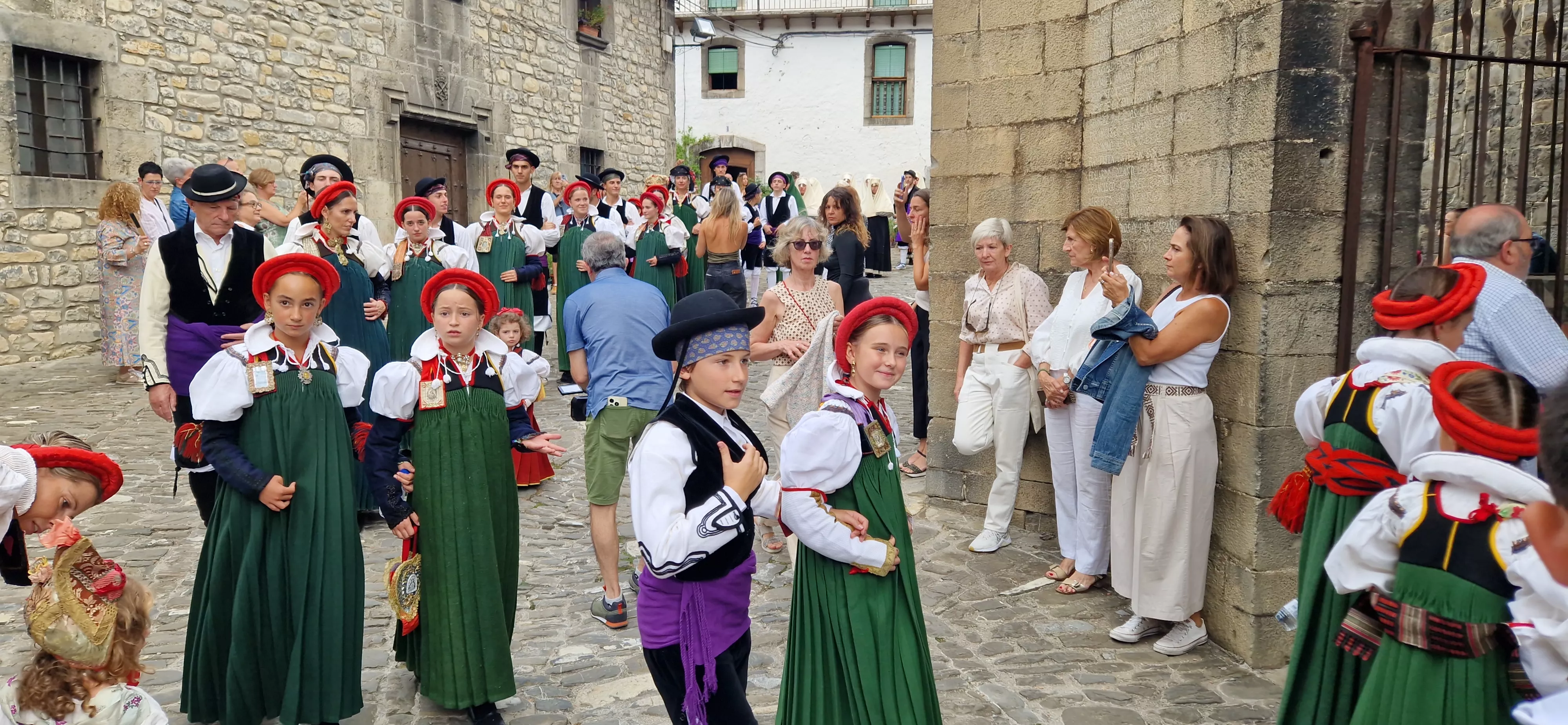 Día del traje típico ansotano. Foto Myriam Martínez 
