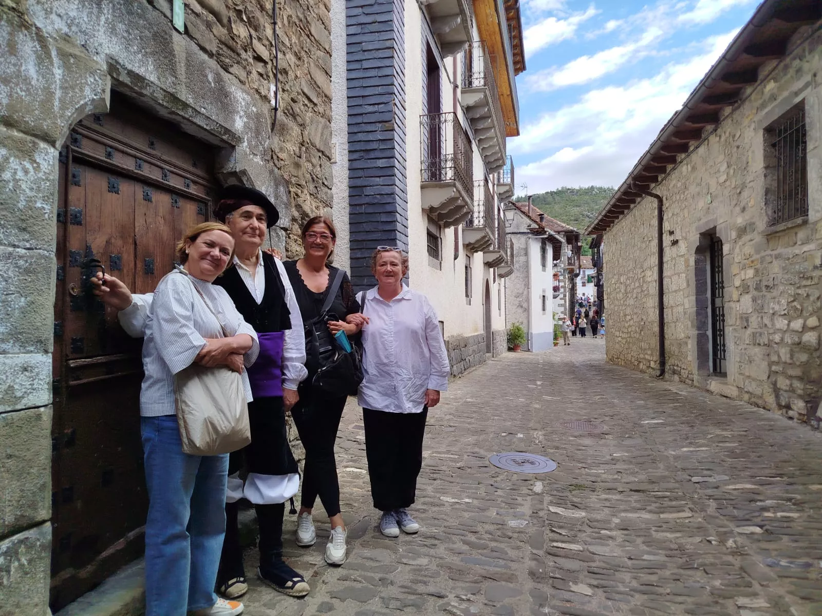 Día del traje típico ansotano. 