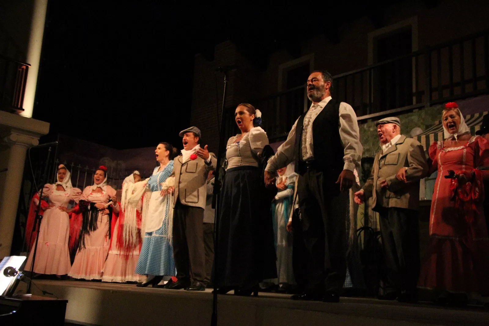El Teatro Lírico de Zaragoza en el Corral de Comedias de Robres. Foto Carlos Neofato