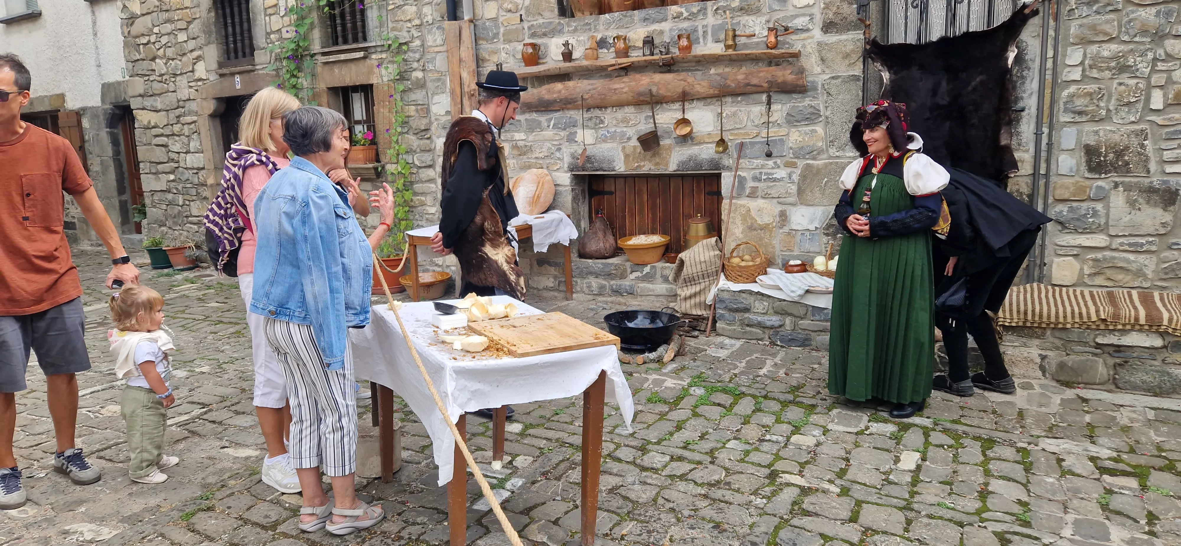 Día del traje típico ansotano. Foto Myriam Martínez 