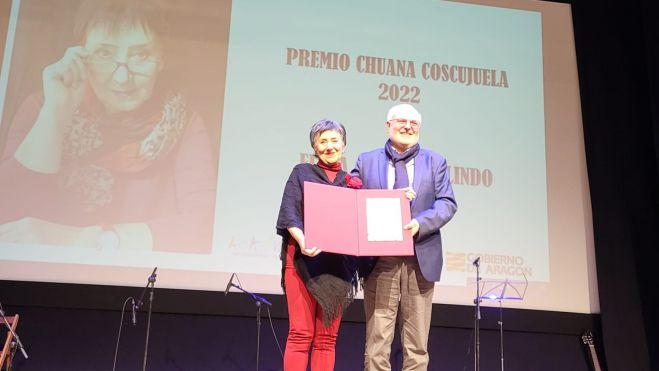 Elena Gusano recibe el premio de José Ignacio López Susín. Elena Gusano recibe el premio de José Ignacio López Susín.