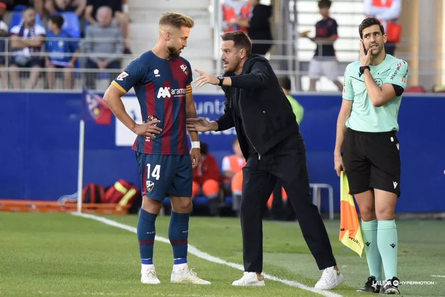 Pulido con Guilló en el partido ante el Éibar. Foto Laliga