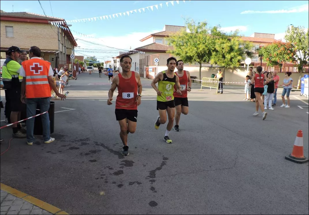 Sariñena. Carrera absoluta. Javier, Adrián y Sergio, corredores de Barbastro