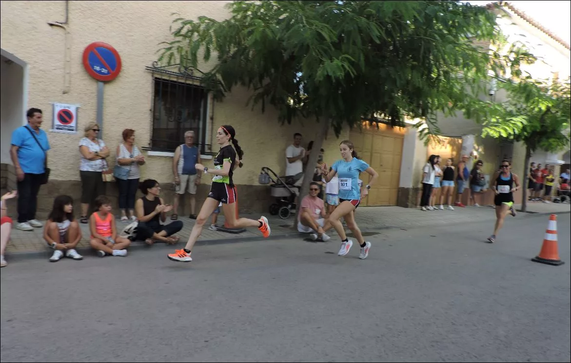 Sariñena. Carrera absoluta. Verónica se impone a Blanca y a la veterana Ani Buero