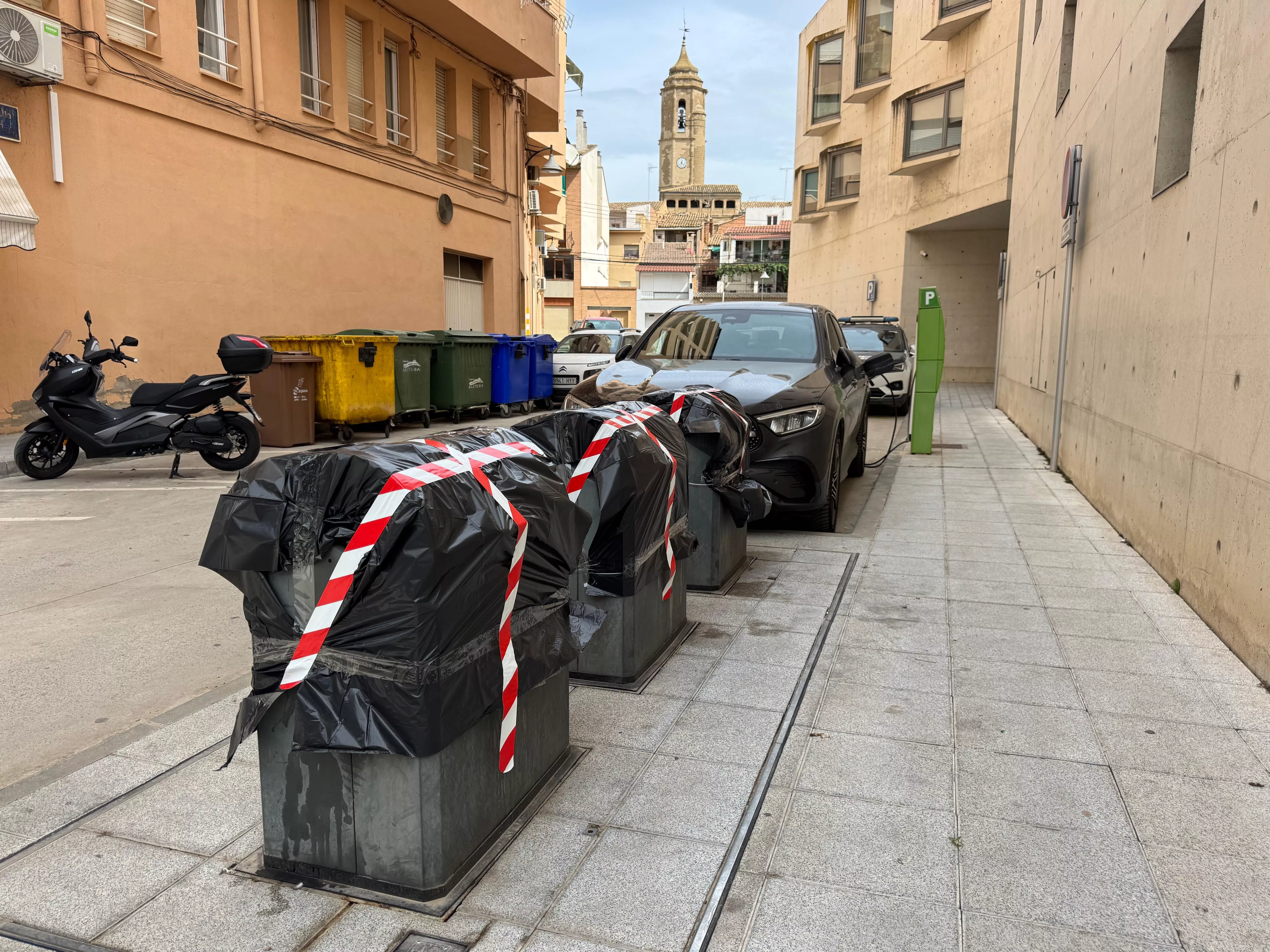 Binéfar inutiliza los contenedores soterrados.