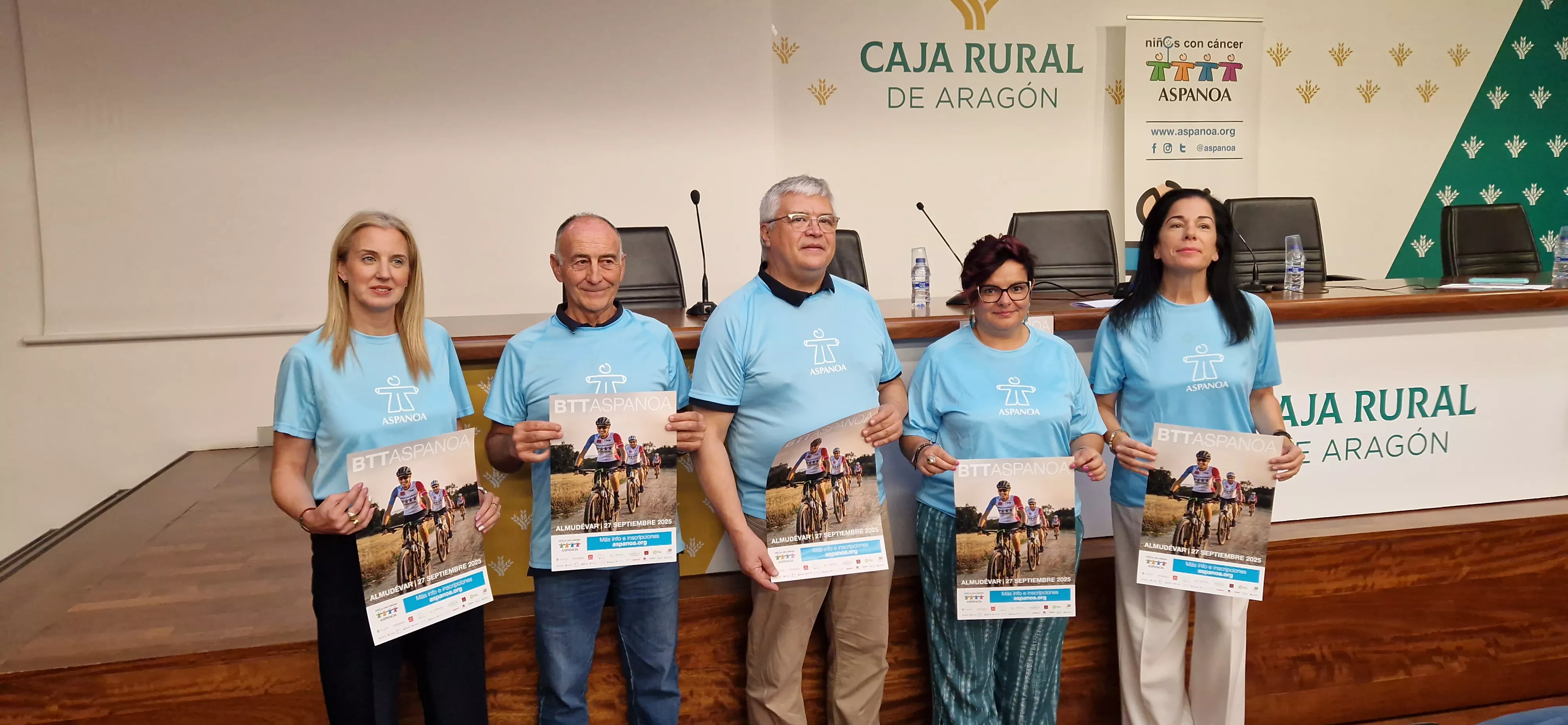 Laura Prada, Antonio Justes, Juan Carlos Acín, Sofía Avellanas y Lola Ibort, presentando la 13 edición de la BTT de Aspanoa. Foto Myriam Martínez