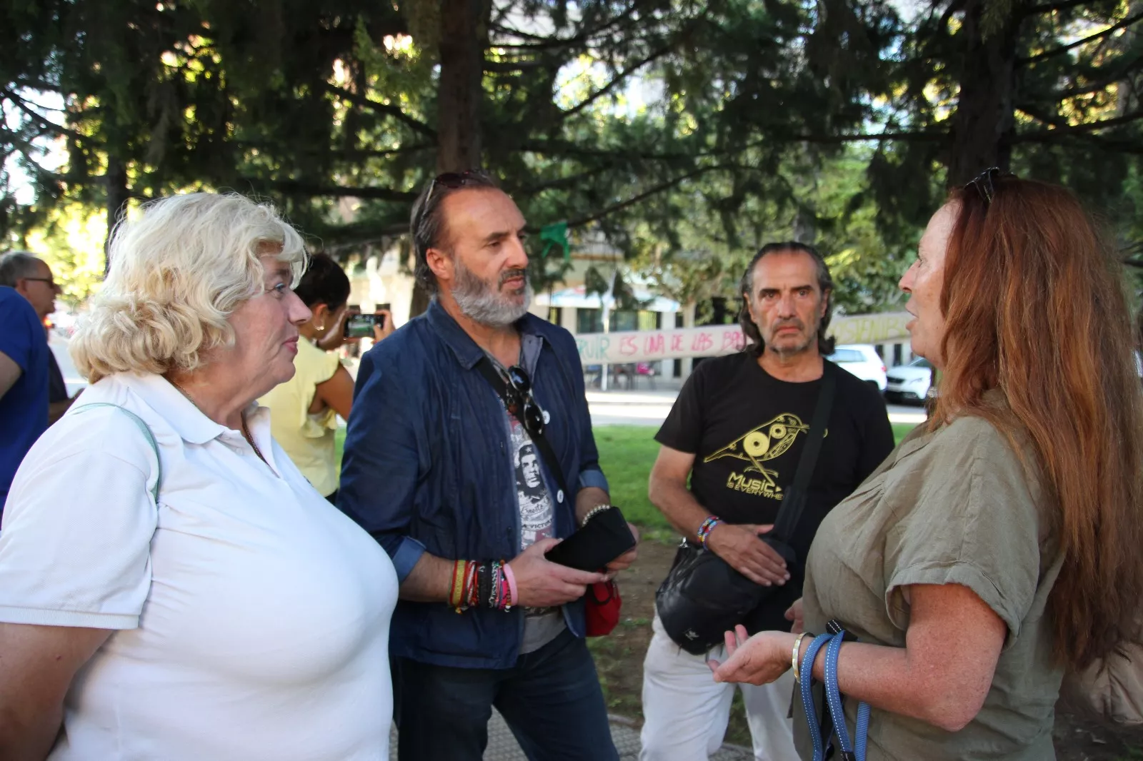 Nueva protesta contra la tala convocada por la Plataforma Árboles Vivos. Foto Carlos Neofato
