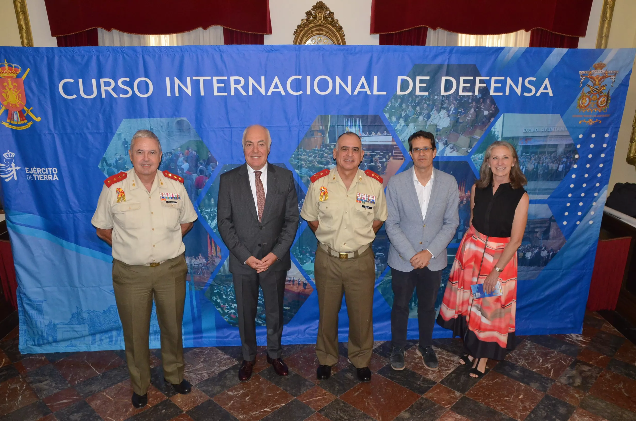 Presentación del Curso Internacional de Defensa de jaca