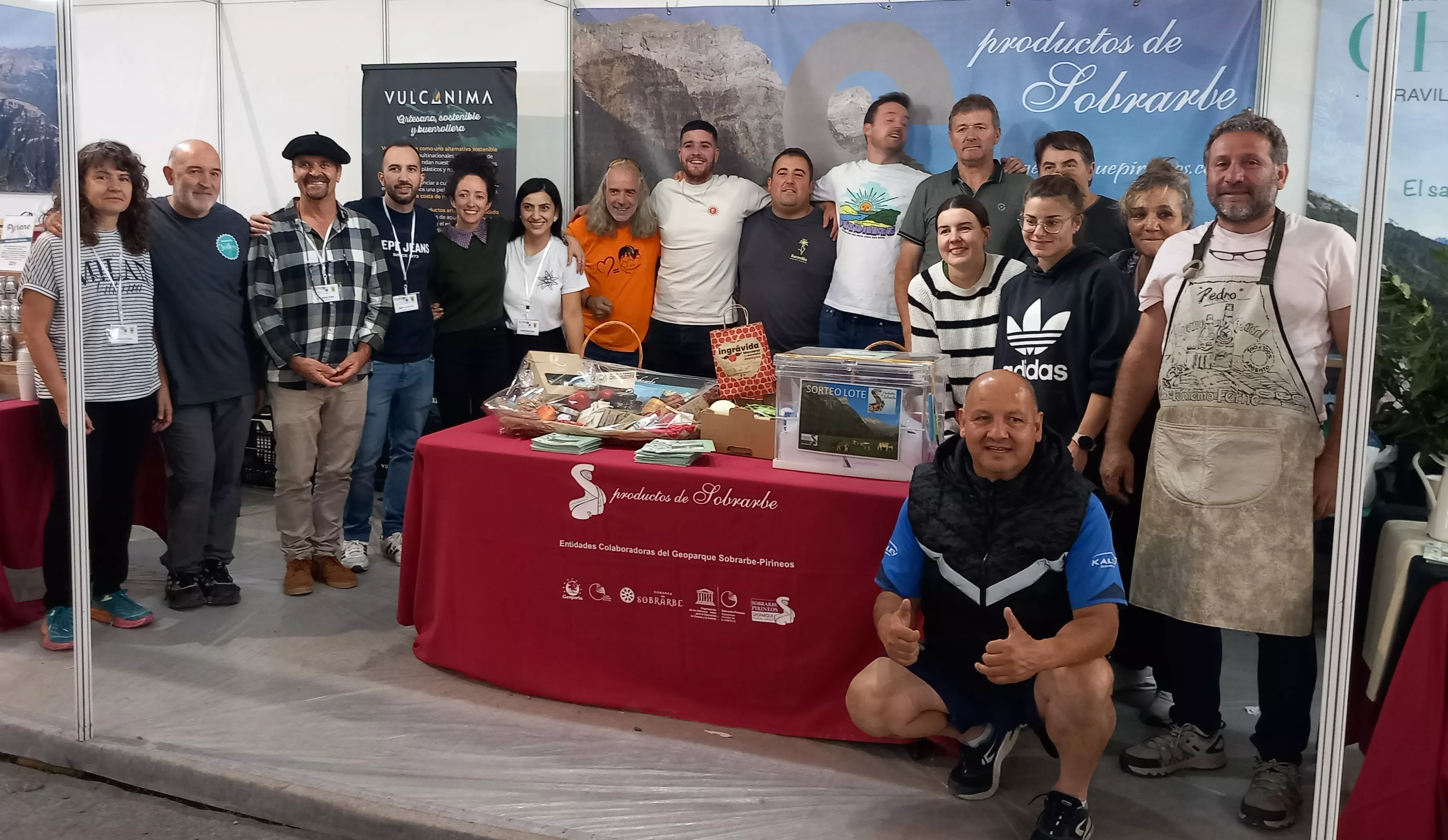 Productores del Geoparque en una pasada edición de la Expoferia de Sobrarbe.