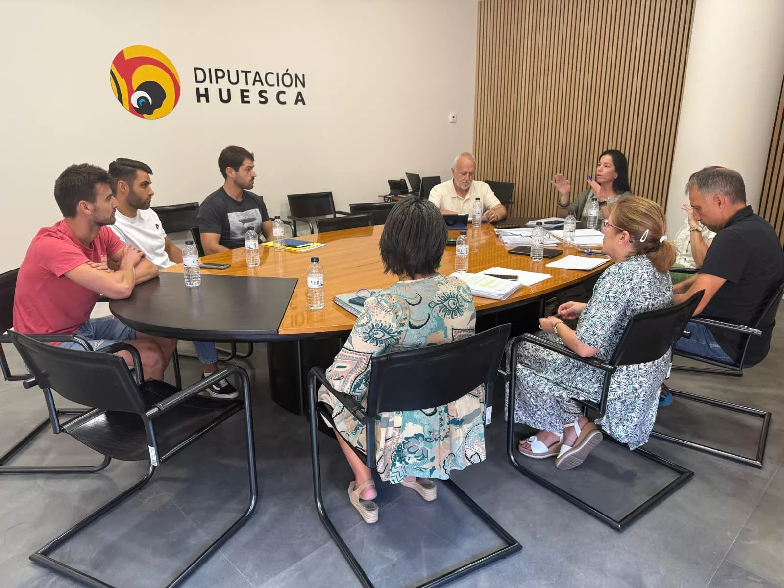 Reunión entre la Diputación y los representantes de los bomberos