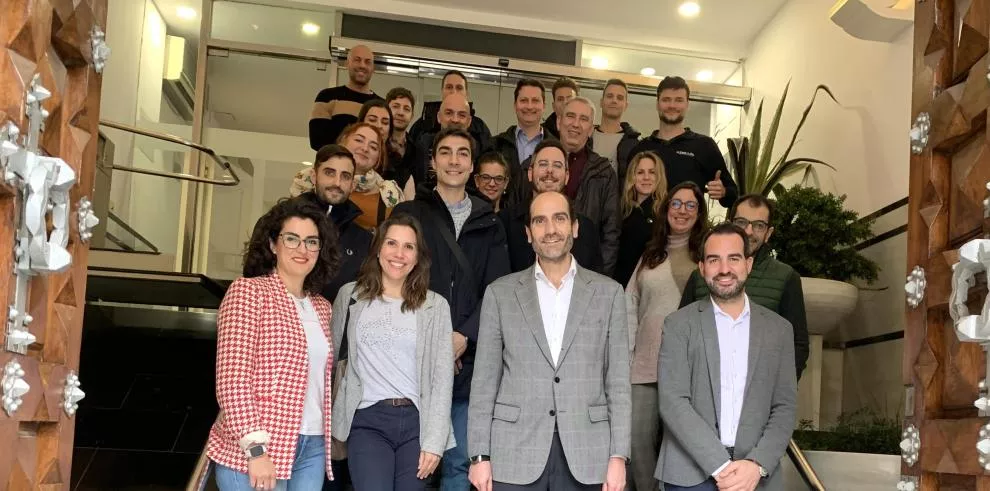 Foto de la empresa LSystem.es con el director del IAF, Daniel Rey, por el Plan Franquicias Lsystem.es