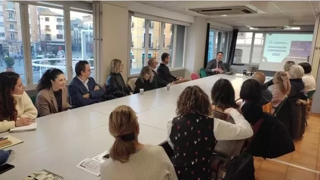  LSystem.es, empresa oscense que se expande a Valencia, Galicia y Andalucía. En la imagen, anfitriona del Café del Comercio