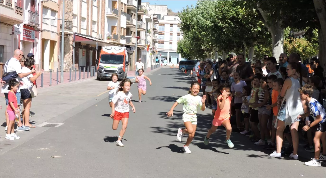 Tamarite 2025. Carrera de niñas de 6 y 7 años
