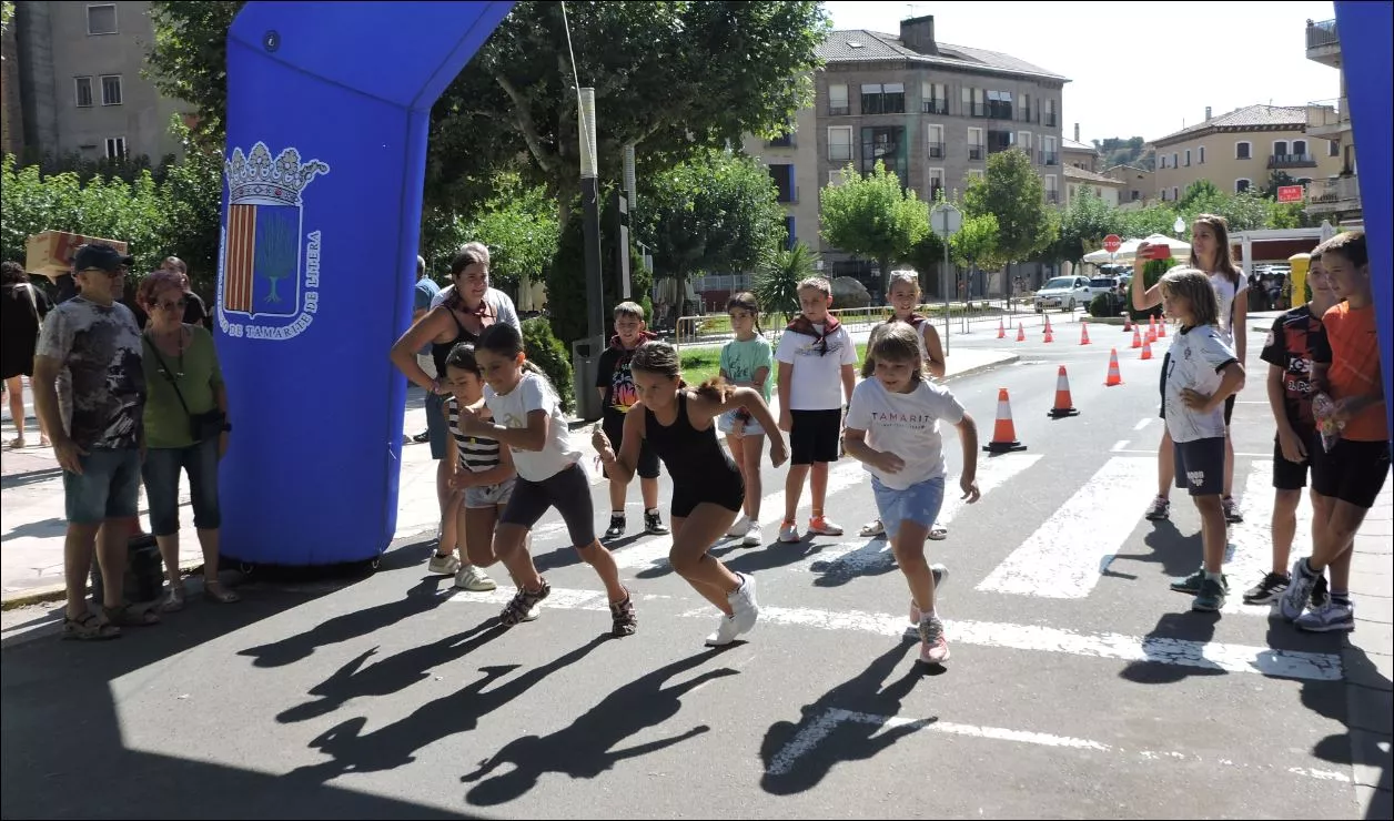 Tamarite 2025. Carrera de niñas de 8 y 9 años
