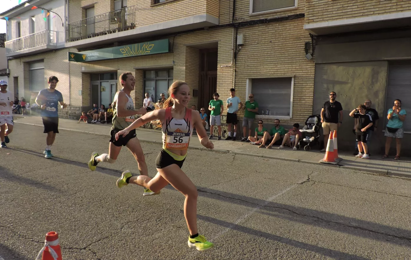 Bujaraloz 2025. La joven Judhit Pérez imponiéndose a sus padres, el veterano Juan Luis Pérez y Laura Rosell