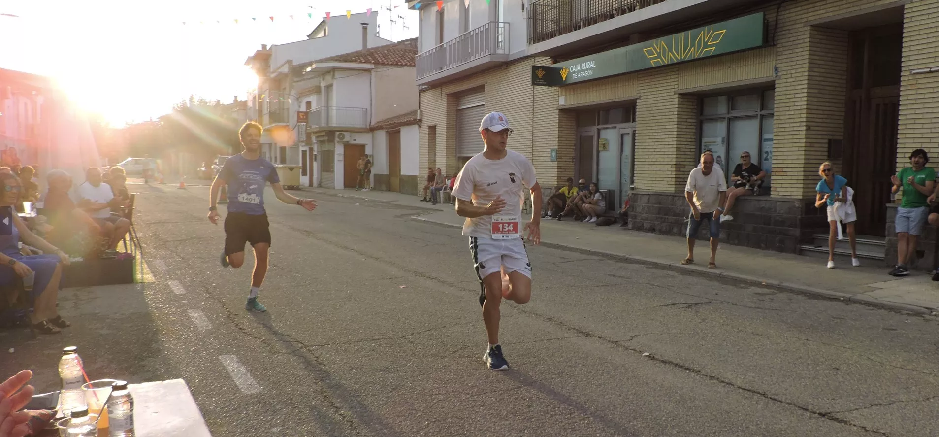 Bujaraloz 2025. Llegada de Guillermo Rodés y de Luis Arcal, 2º y 3º locales, respectivamente