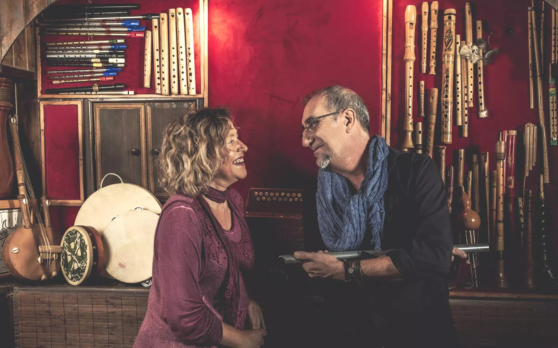 Mantel de Noa actúa en la Iglesia de San Pedro en Santalecina
