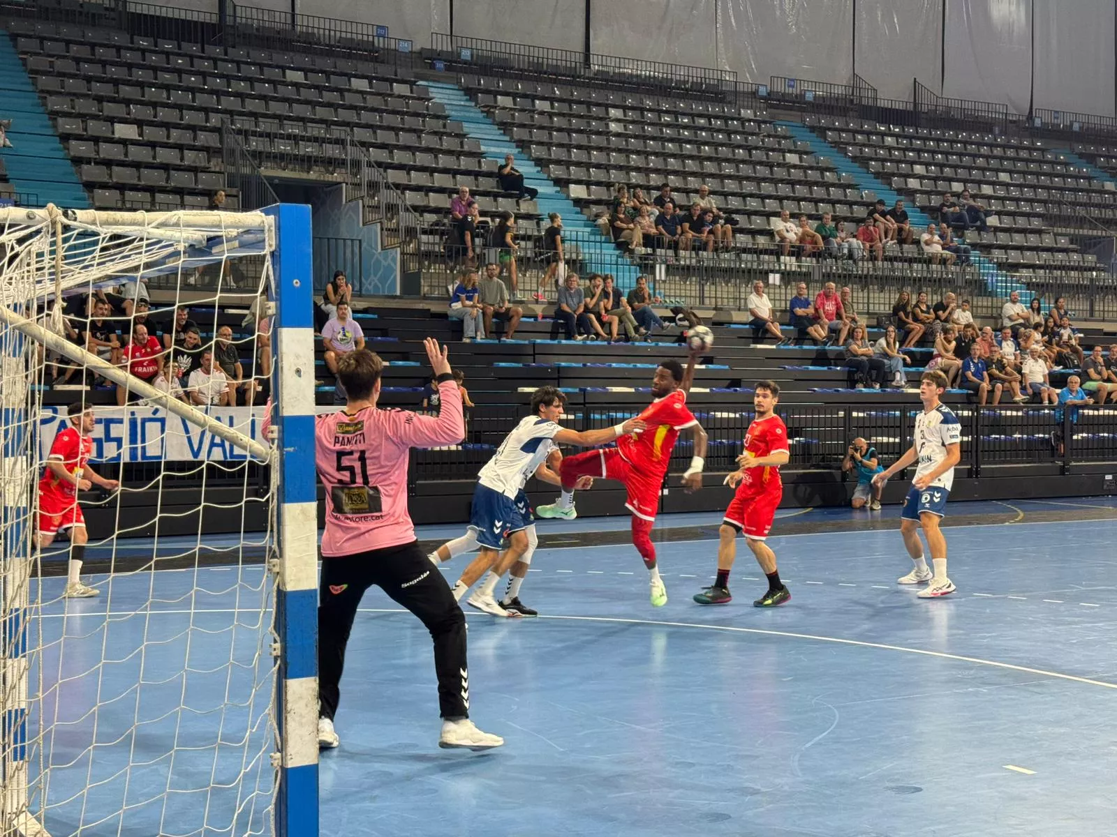 Tchitombi lanza a puerta ante Granollers