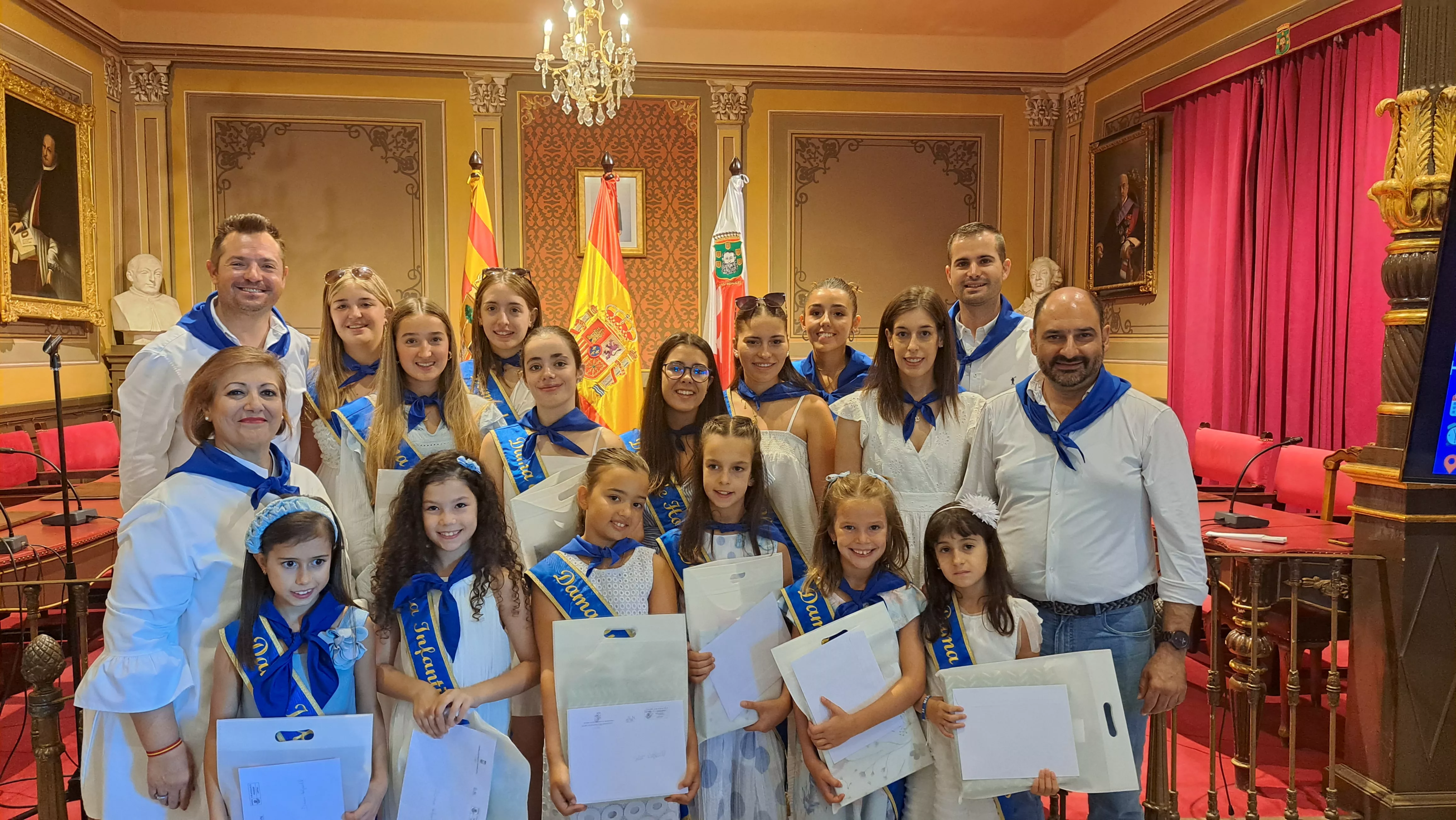 Recepción a 17 barbastrenses que viven en el exterior dentro de las fiestas