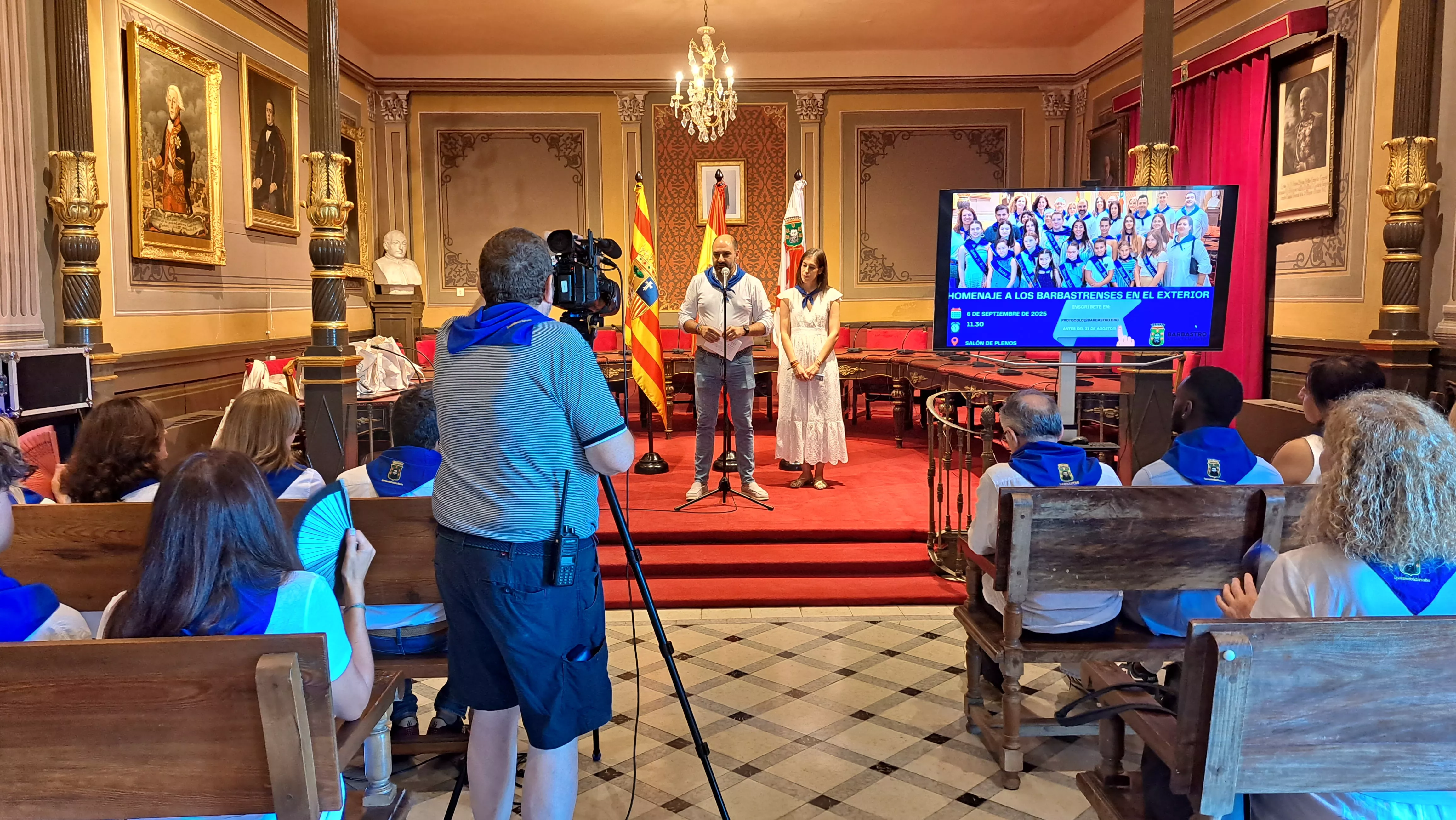 Recepción a 17 barbastrenses que viven en el exterior dentro de las fiestas