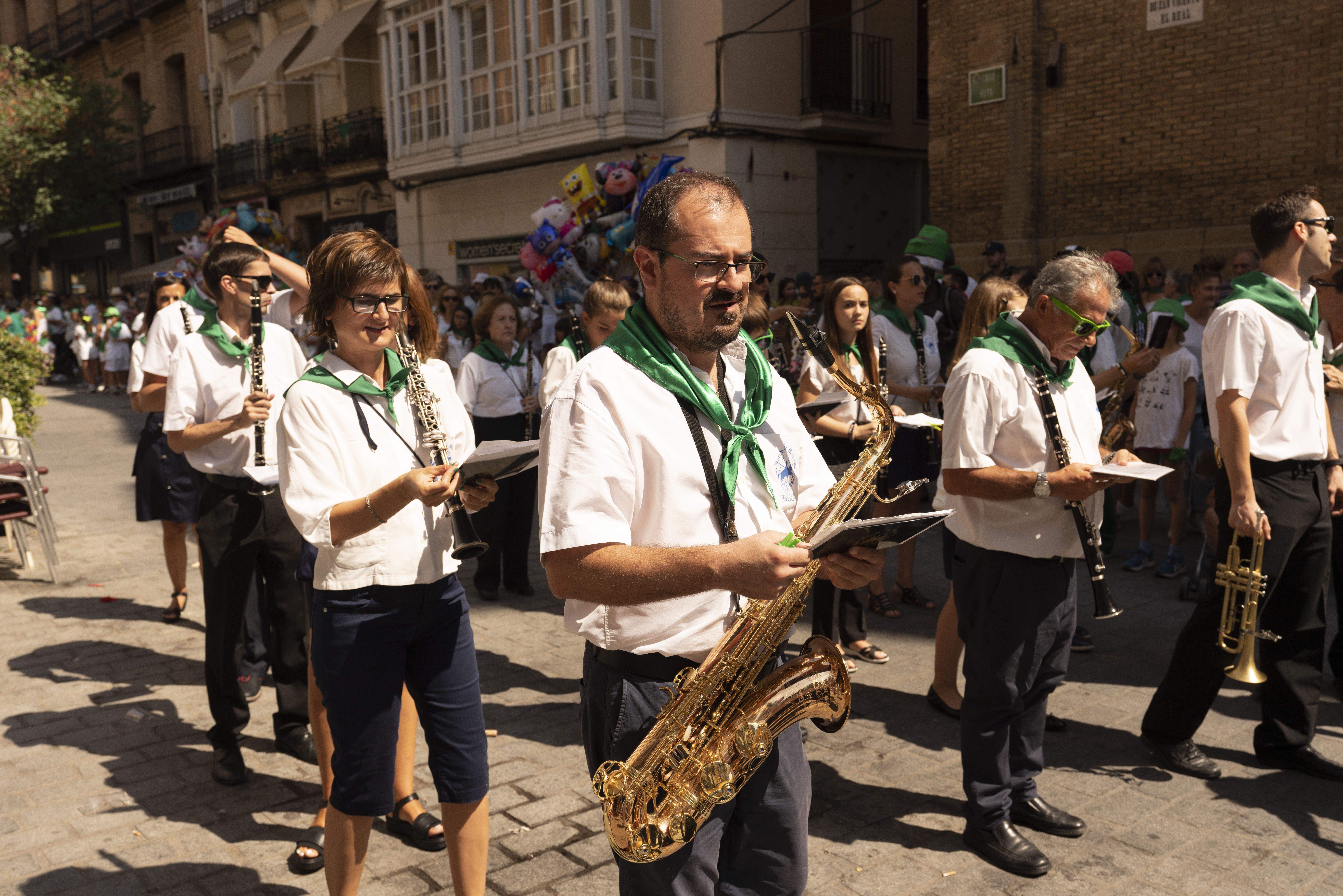 La cabalgata a su paso por el Coso Alto. Foto José Antonio Terrón
